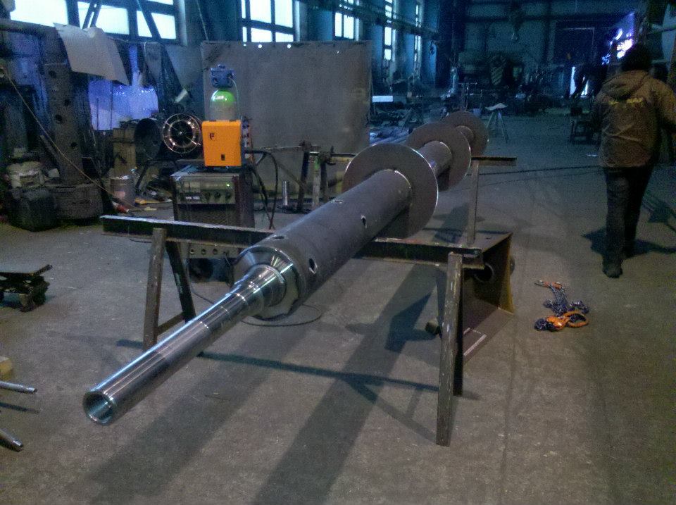 Hriadeľ horizontálneho fermentora